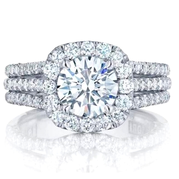 Luxurious Cubic Zirconia Ring various sizes by Lucio's - Picture 1 of 3